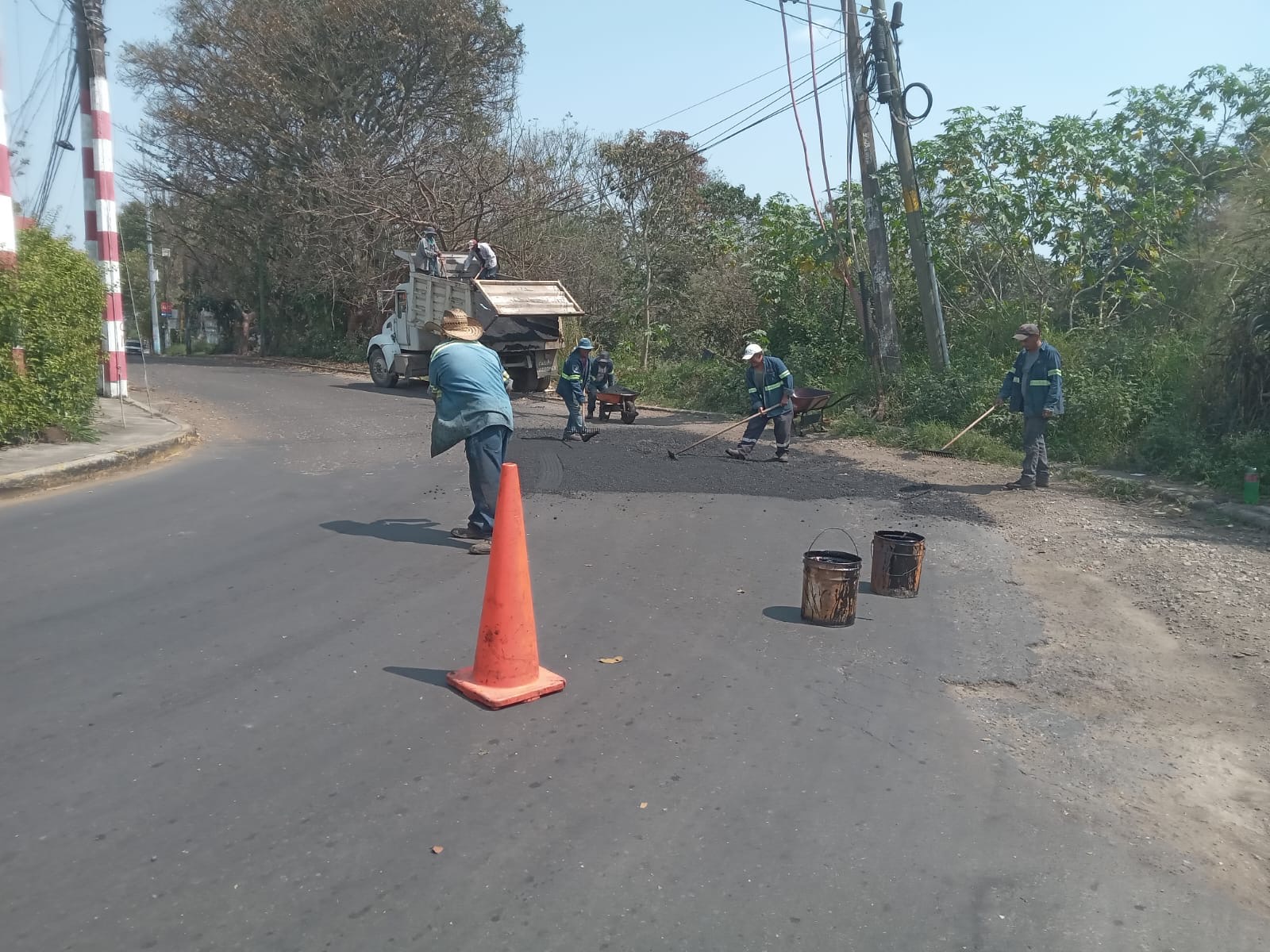 Viene bacheo y balizamiento para Córdoba, en principales calles y colonias de la ciudad