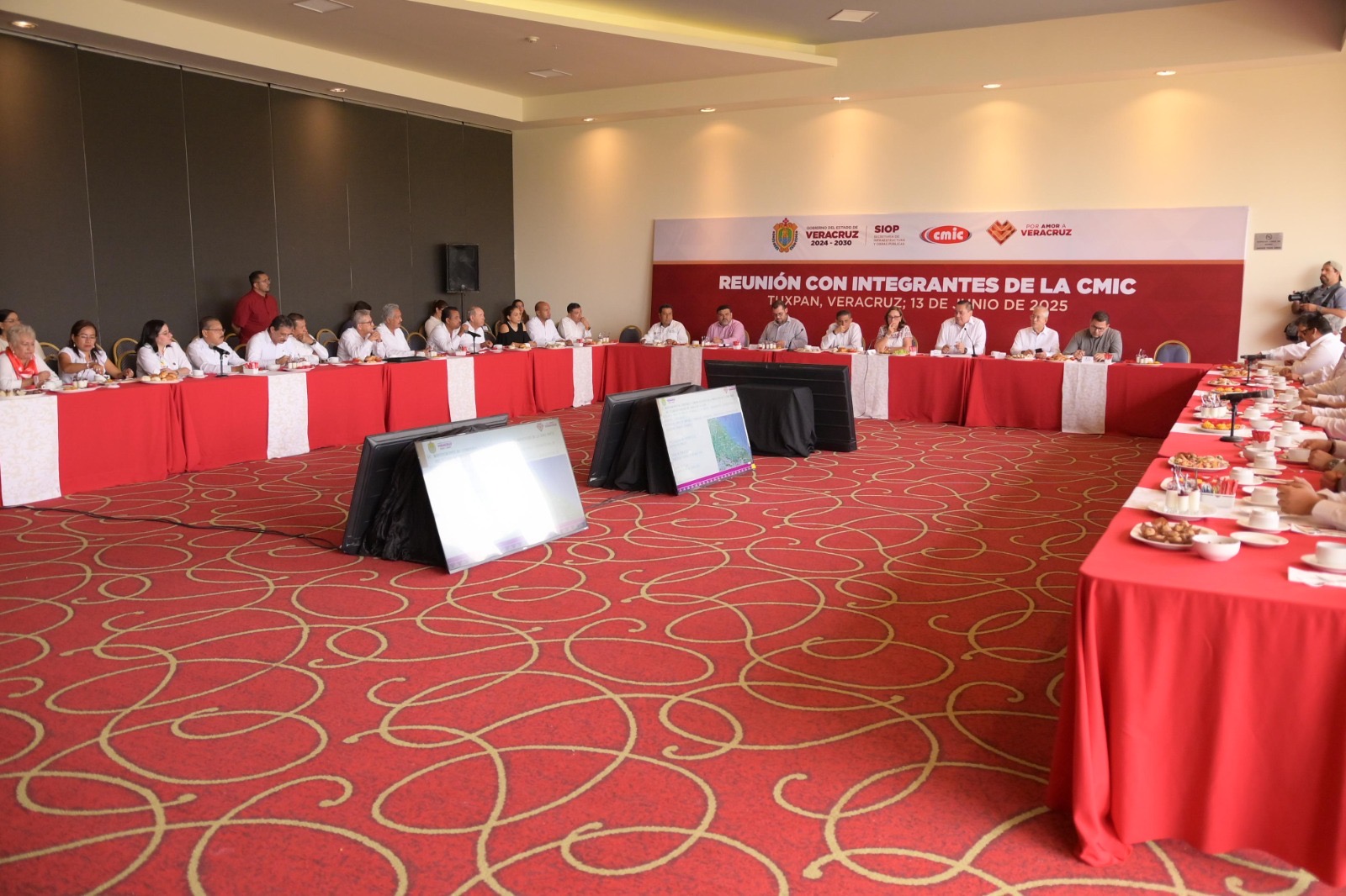 Rocío Nahle reafirma su compromiso: obras, finanzas sanas y rumbo claro para Veracruz